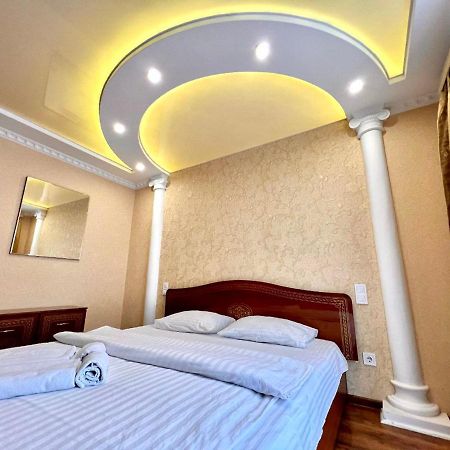 Apartpoltava Двокімнатні Апартаменти, До 6 Спальних Місць, Кутова Ванна, Корпусний Парк, Документи Для Відрядження 外观 照片