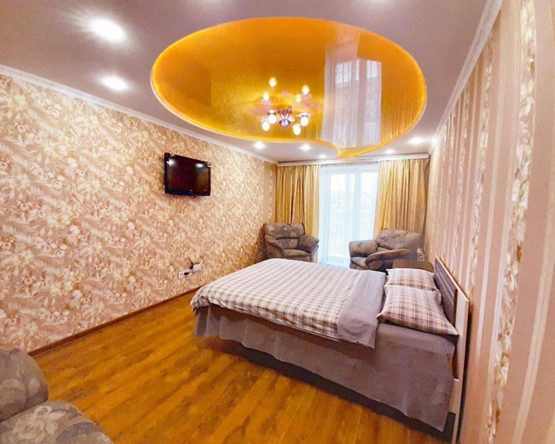 Apartpoltava Двокімнатні Апартаменти, До 6 Спальних Місць, Кутова Ванна, Корпусний Парк, Документи Для Відрядження 外观 照片
