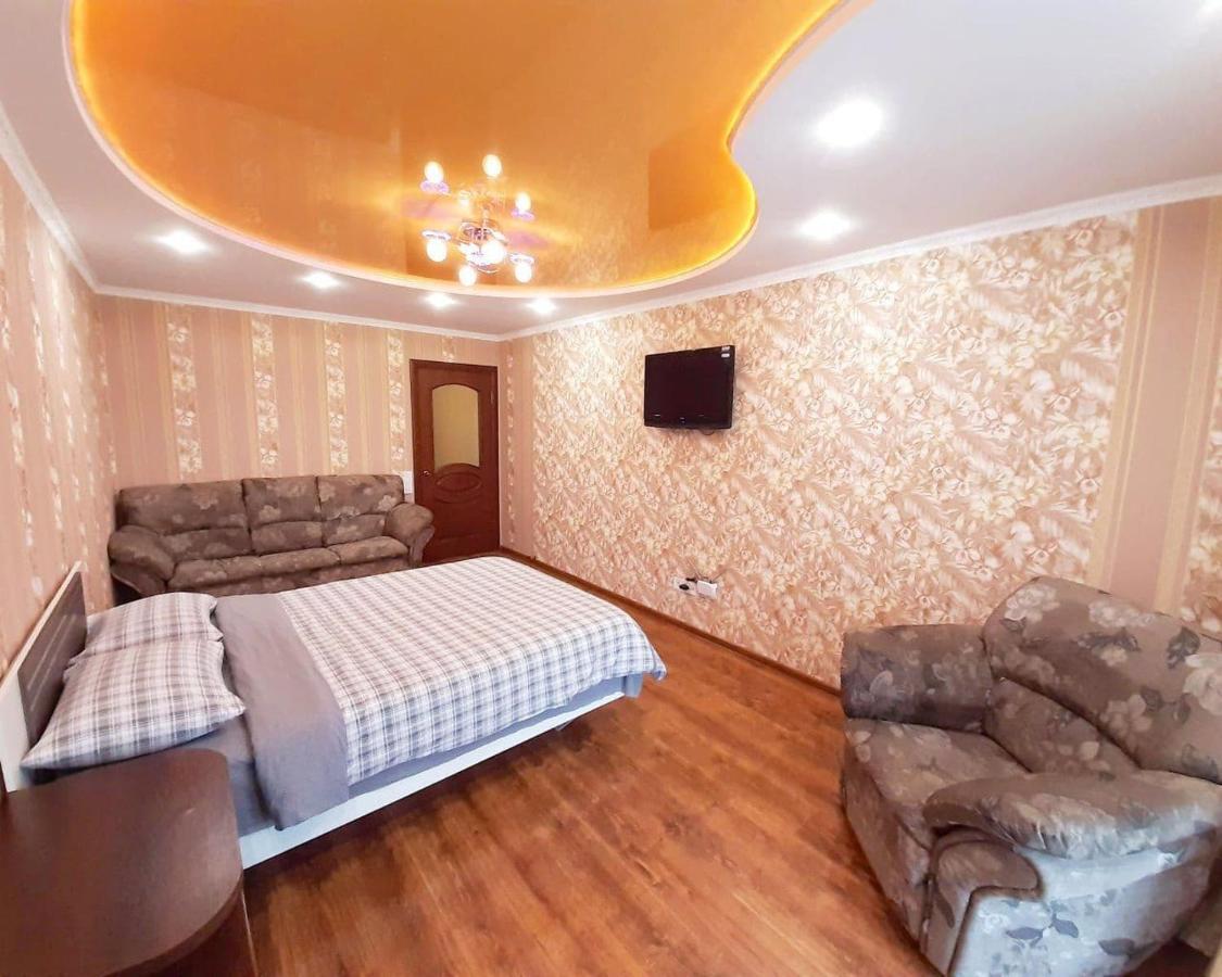 Apartpoltava Двокімнатні Апартаменти, До 6 Спальних Місць, Кутова Ванна, Корпусний Парк, Документи Для Відрядження 外观 照片