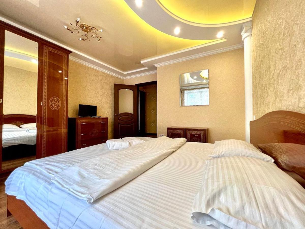 Apartpoltava Двокімнатні Апартаменти, До 6 Спальних Місць, Кутова Ванна, Корпусний Парк, Документи Для Відрядження 外观 照片